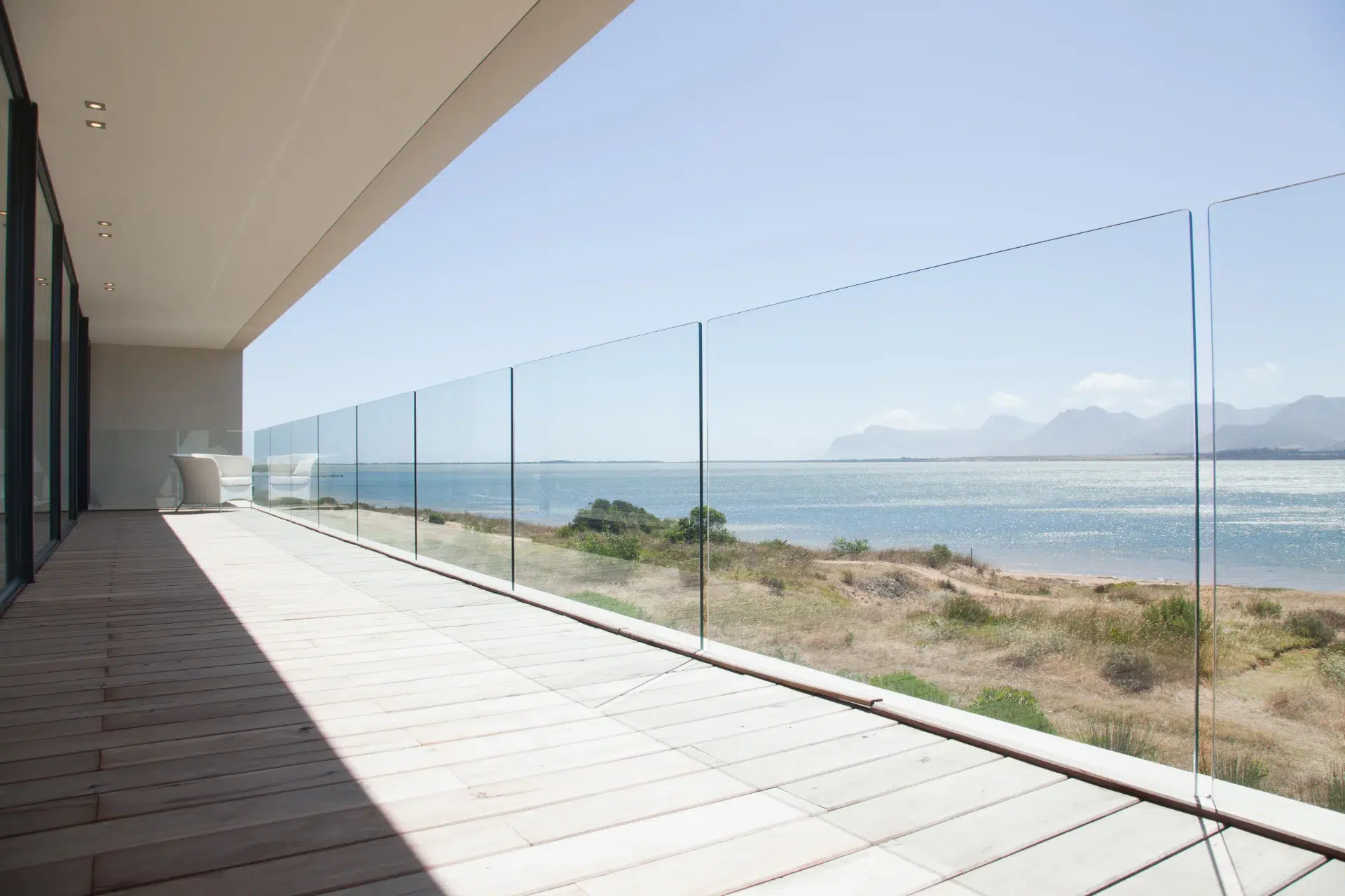 VLX 120 Glass Railing System in San Diego, CA | Westlight Windows San Diego - detail 1